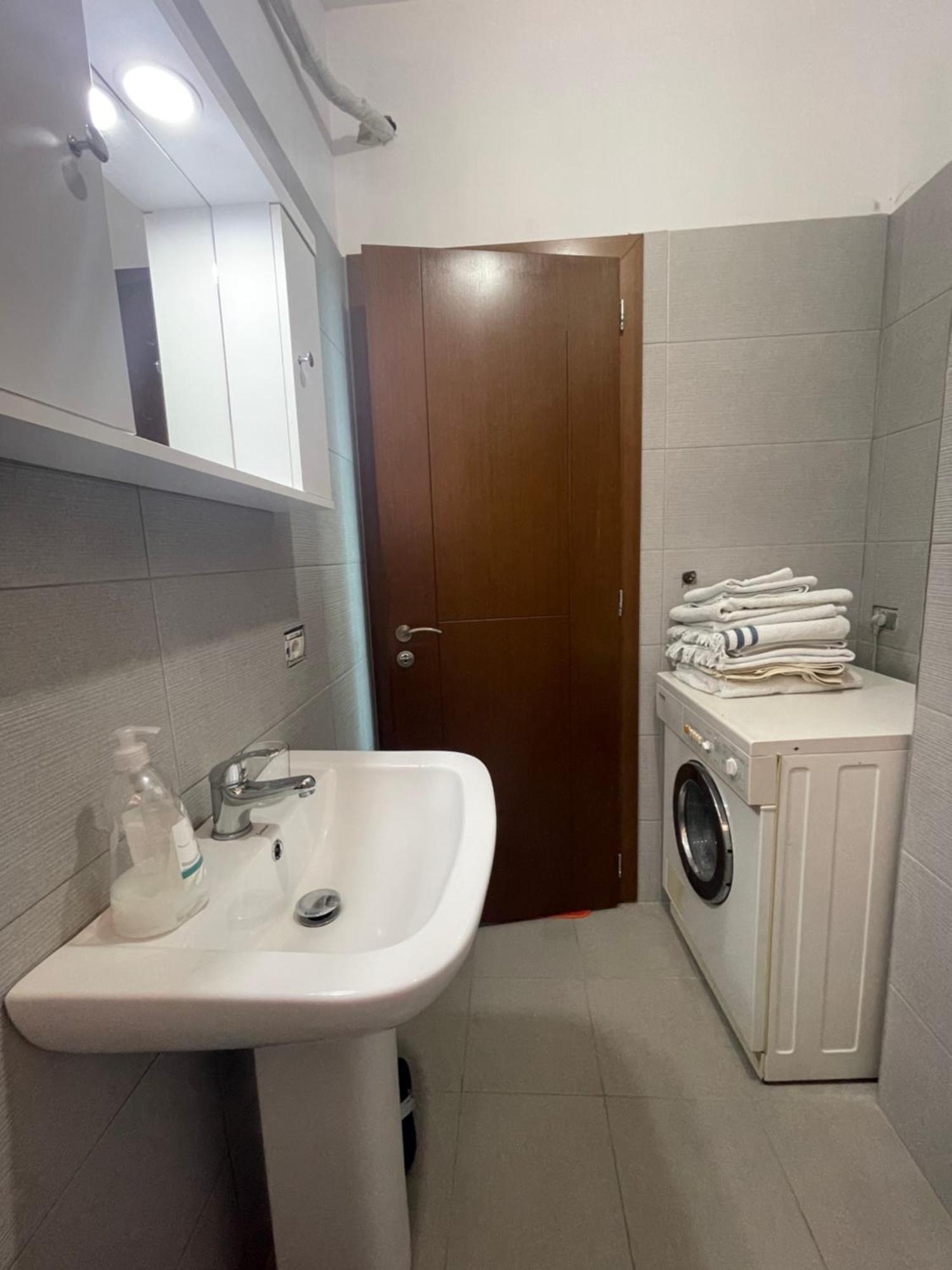 Bajovah Apartments & Restaurant Τίρανα Εξωτερικό φωτογραφία